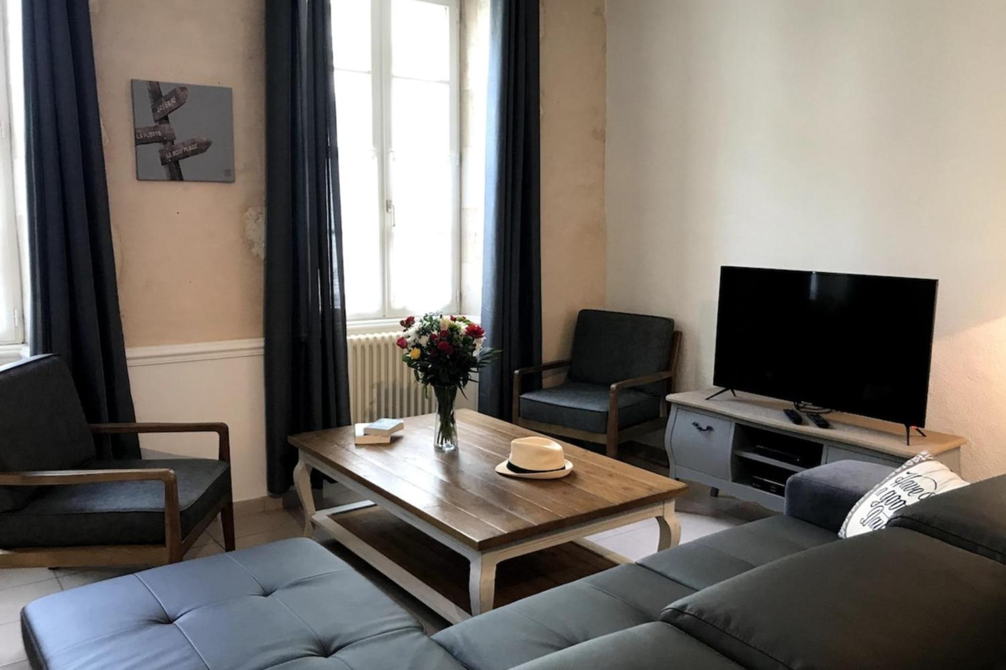 Cozy House With Free Private Parking